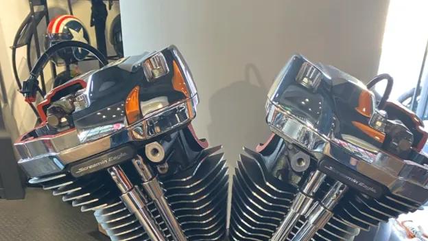 哈雷戴维森Iron 883硬汉深度测评，肌肉感十足，你会选择它吗
