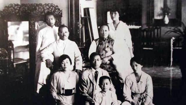 宋庆龄死前遗愿：不和孙中山合葬，我要和她在一起，这人是谁？