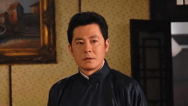 59岁演员三代定居美国，高调炫耀奢华生活，深扒细节后网友沉默了