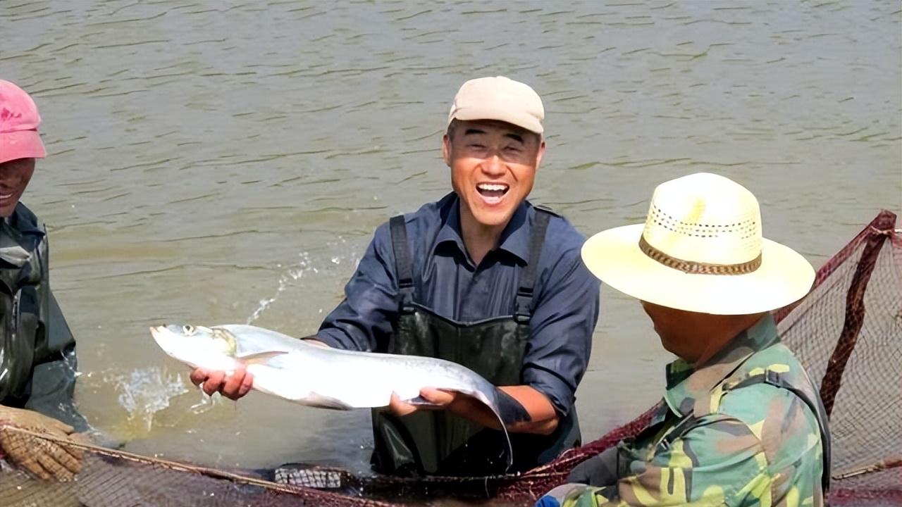 兴凯湖“告急”！大白鱼的捕捞方式，让俄罗斯都无语了！