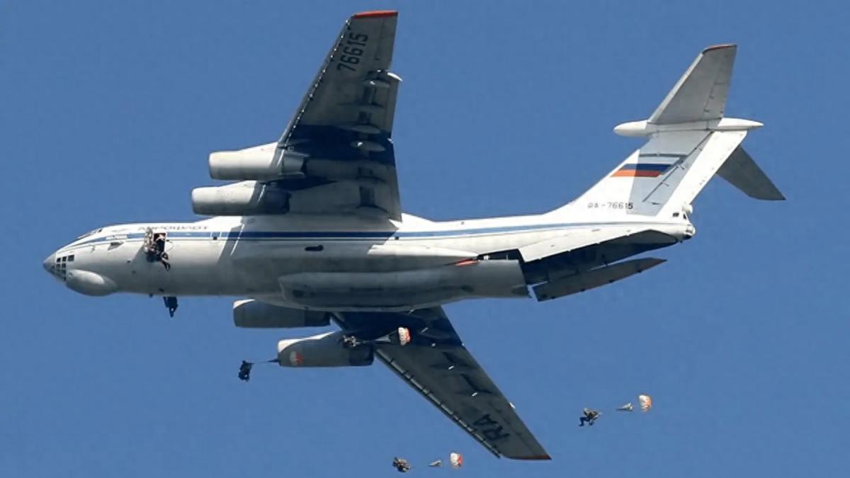 打了700天，俄军运输机被击落，北约开始下场，中方指出一条明路