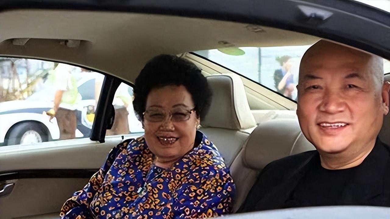 陈丽华：经过几十年的相处，我清楚知道，迟先生爱得绝不是我的钱