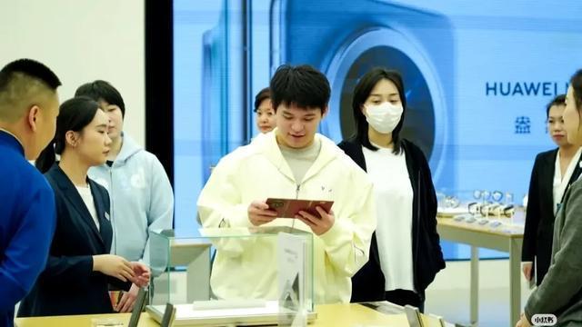国乒新动态：林诗栋蒯曼一起参加活动，马龙飞洛杉矶，高远打欧冠