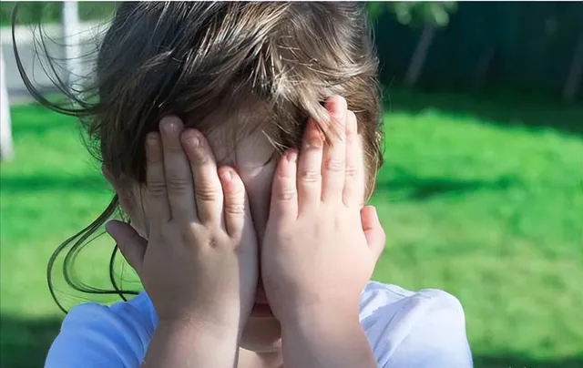 一岁半宝宝经常发脾气怎么办？教你一招，让你轻松带娃