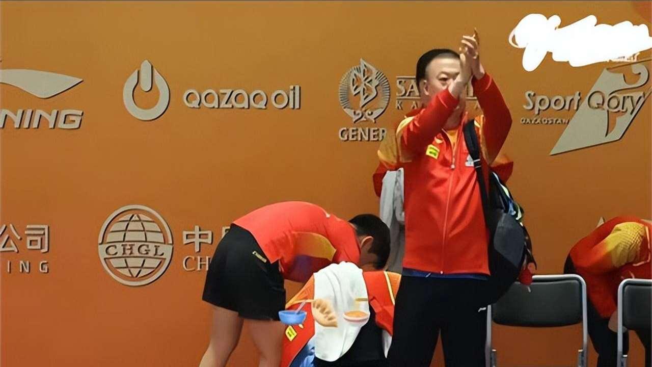 国乒又被张本美和打爆！马琳没来不挨骂，钱天一教练气得咬牙切齿