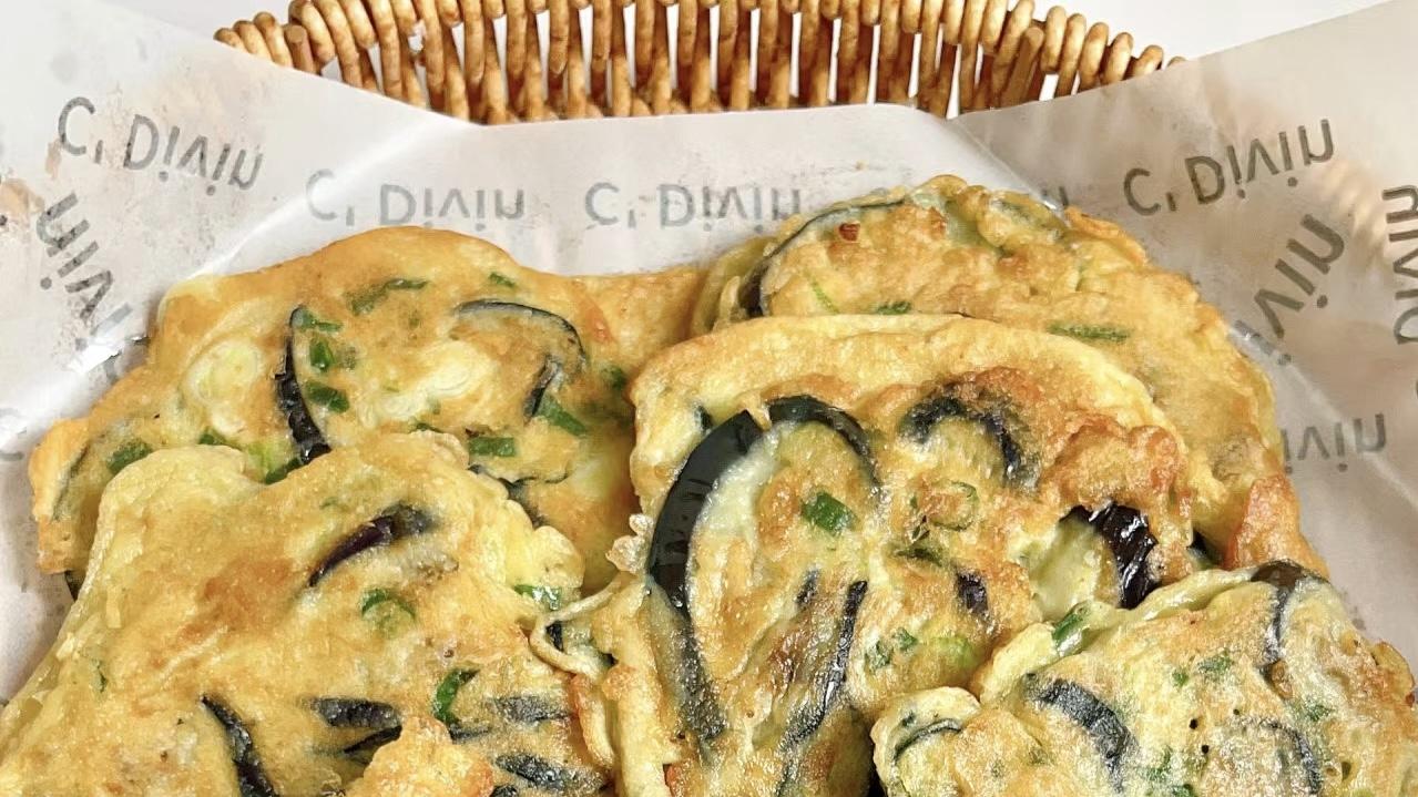 美味茄子鸡蛋饼，宝宝超爱美食