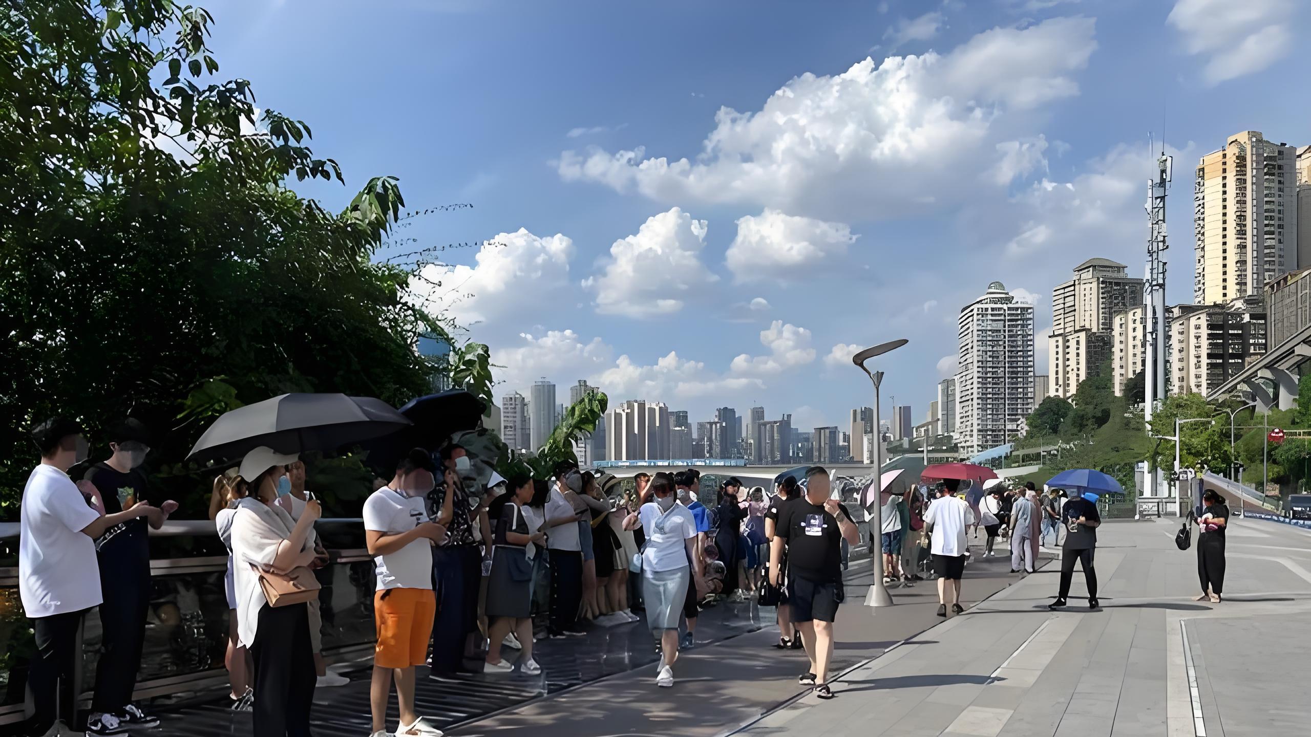 秋季大风暴来袭：北方降雨南方高温，最新预警信息曝光！