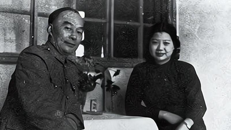 毛人凤刚刚下葬，妻子就搬去和蒋介石的侍卫长在一起了