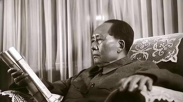 1950年，“双枪老太婆”赵洪文国被抓获，毛主席批示：必须枪决