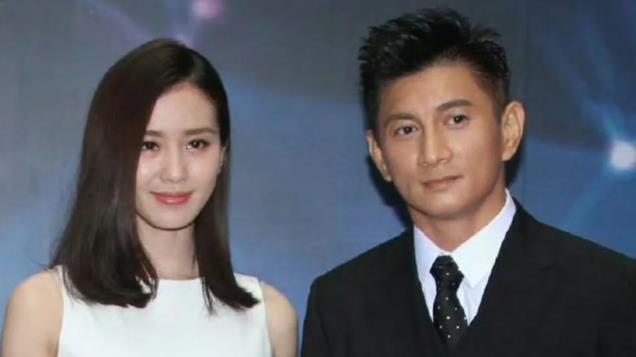九年了，他俩还是离了？