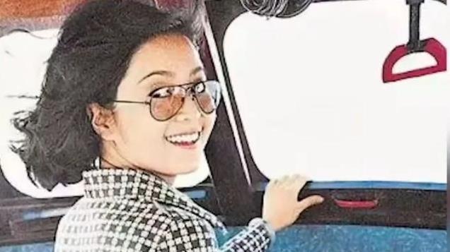 侯佩岑因穿搭火上热搜！不愧是周杰伦第一个公开女友！
