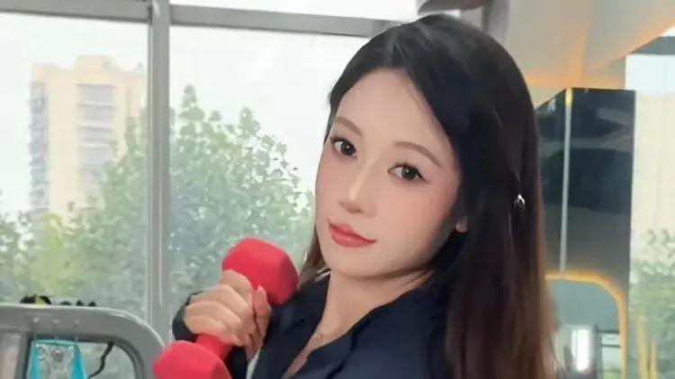 吴柳芳后续！官方正式处罚，账号被禁言，清除600万粉丝引热议