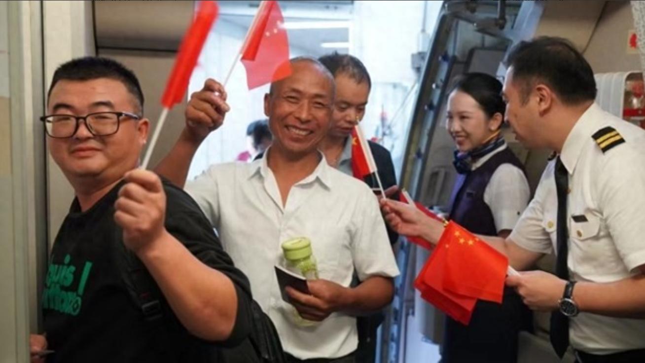 大结局？30国紧急撤侨，伊朗真正敌人浮现，不是以色列也不是美国