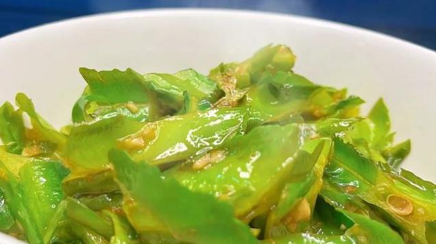 冬天，这菜使劲吃，一润肠，二排毒安神，三对眼睛好，不懂真可惜