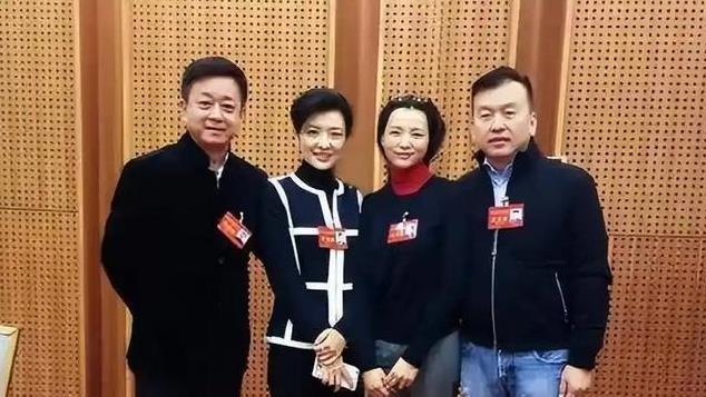 曾经的当家花旦，现在的保利老总，她跟董卿走上截然不同的两条路