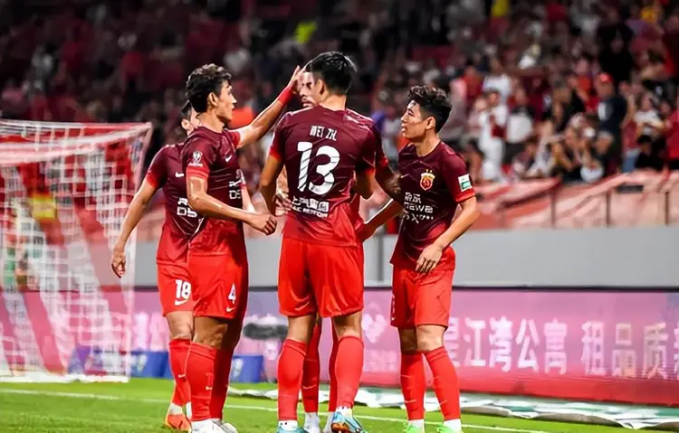 上港势如破竹豪取16连胜，是他们变强了，还是整个中超变弱了？