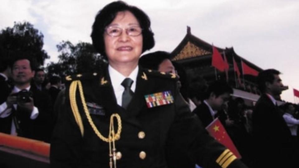 贺龙元帅的美貌前妻，她离婚后一辈子没结婚，女儿成为了少将