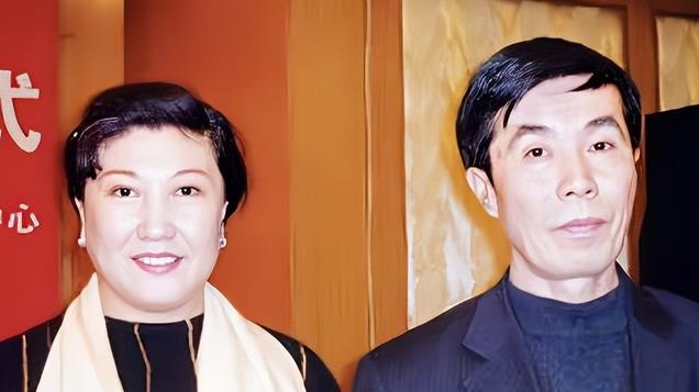 高秀敏才是琼瑶剧践行者！她与何庆魁同居14年，跟他妻子相处融洽