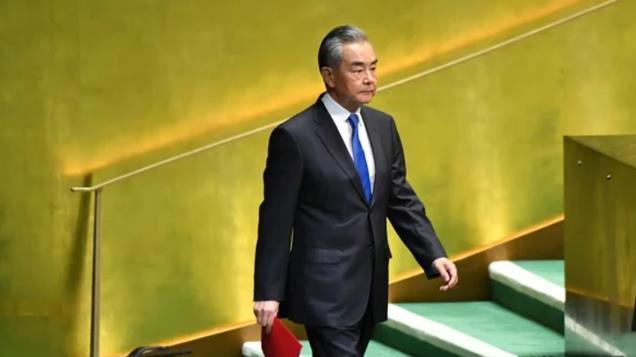 拉米访华谈及3大敏感话题，王毅回应提到一部电影，用意很不寻常