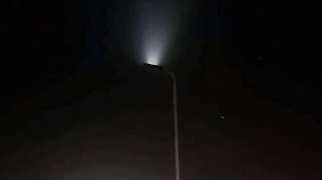 普通人能捅多大的篓子？20名不靠谱的工人完成了让人不敢信的工作