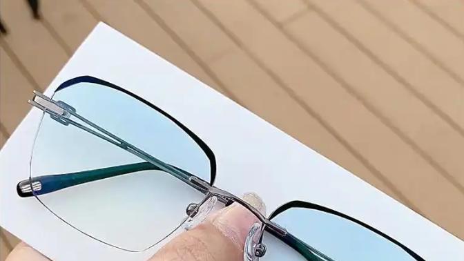 分享防蓝光眼镜的选择