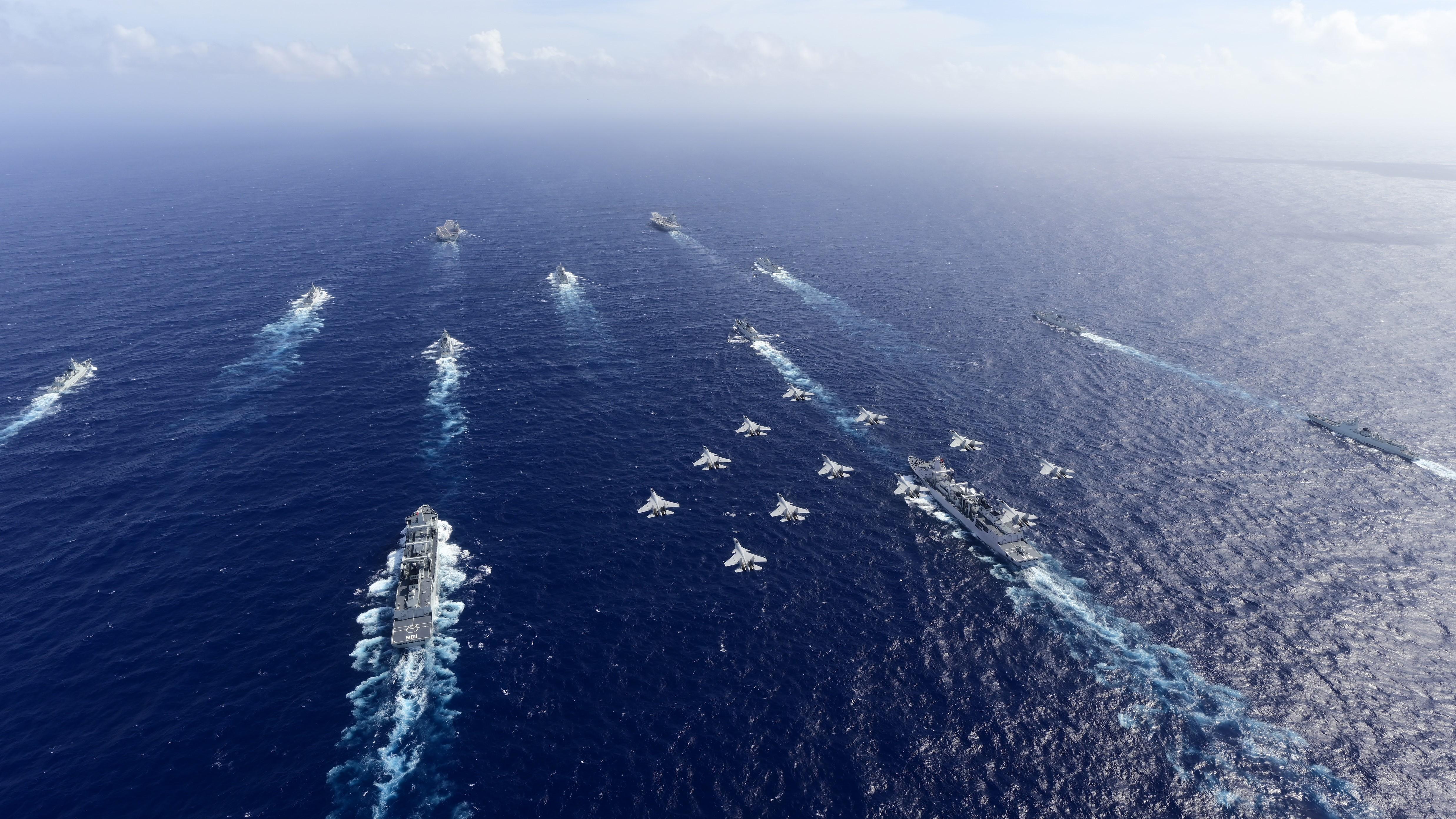 双航母合璧，弹射型亮相：向着海天前进！