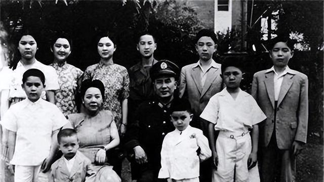 1966年，蒋介石亲自送葬数位国军上将，却被白崇禧儿子怼了