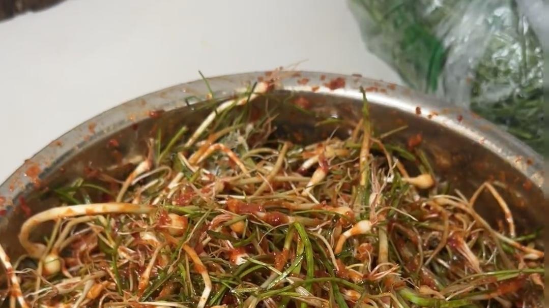 超级好吃的凉拌野葱