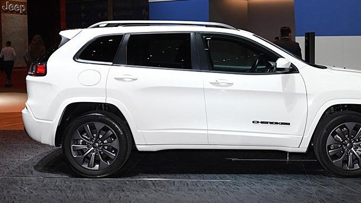 Jeep(进口)-自由光：光影交错的越野探索者