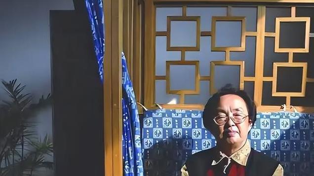 左权女儿想考哈军工却政审不合格，陈赓看后：你多填了个社会关系