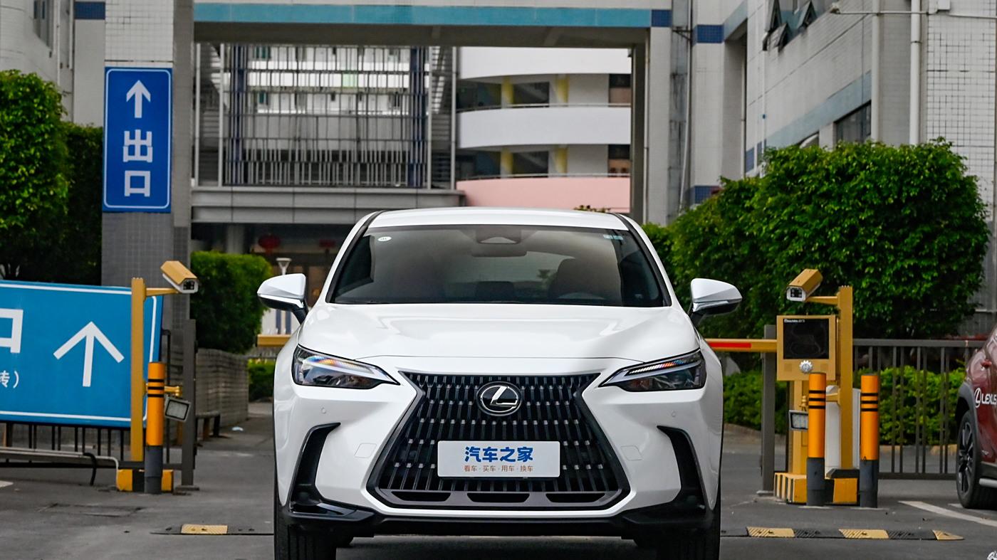 本田 UR-V 遇上雷克萨斯 NX：谁能称霸中型豪华 SUV 领域？