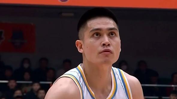 广东+北京双双输球，CBA最新积分排名如下，山东第5，上海进前12