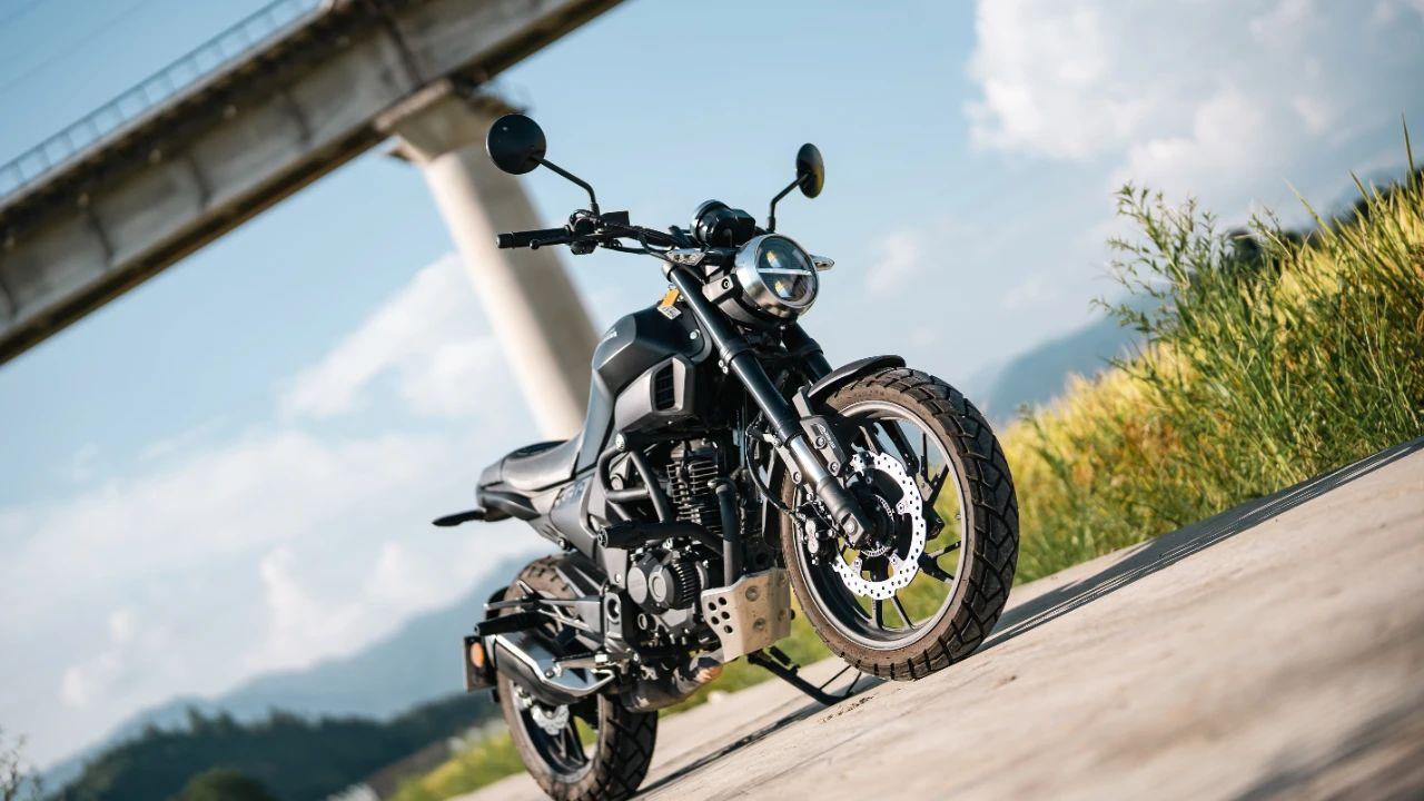 慢骑|在初秋的田野间，与190TR一起追寻骑行的意义