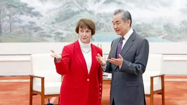 中方放开手脚反制后，美方当着我大使的面，称中国绝不能成敌人