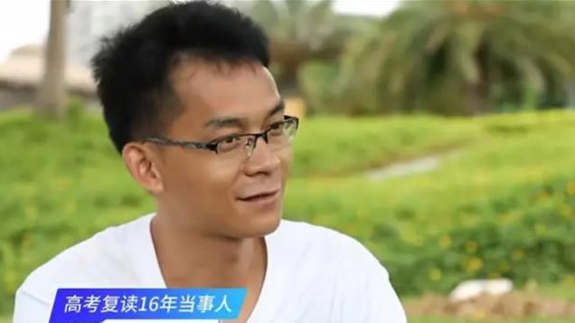 35岁唐尚珺现状：多次被老师约谈，靠直播逃避现实，背后原因曝光