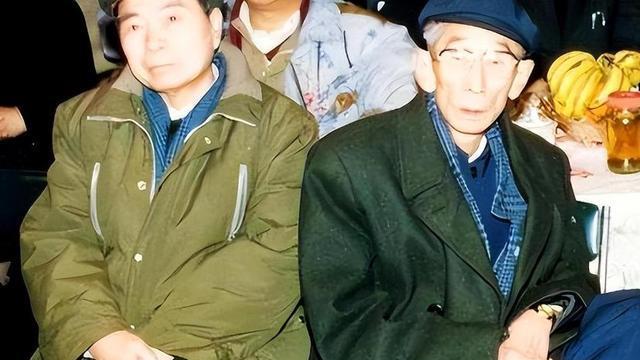 91岁杨少华：大口吃肉，烟酒不离手，在享福和煎熬路上一去不返