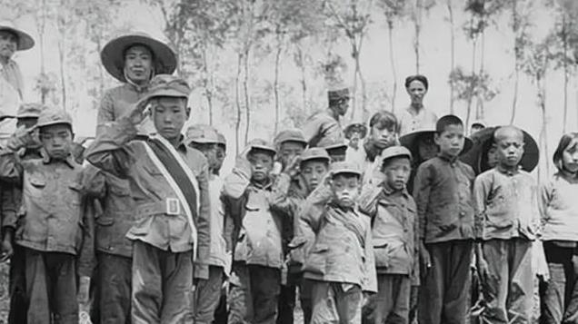 2021年人民大会堂授勋，王占山被人抬着进会场，他有何特殊身份？