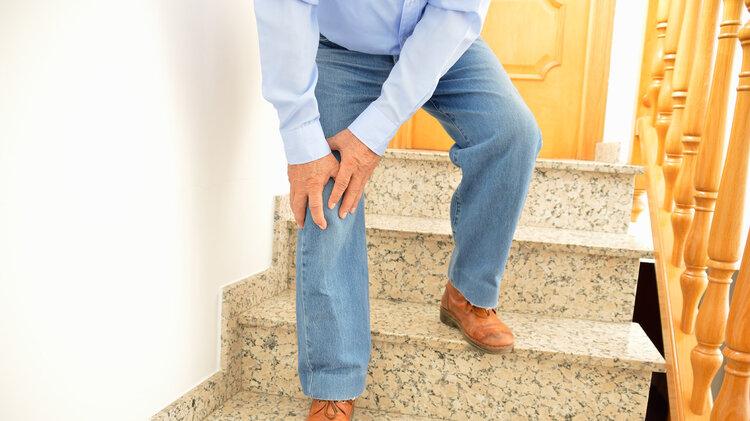 60岁是寿命决定期，无论男女，走路没有五个信号，恭喜你很健康