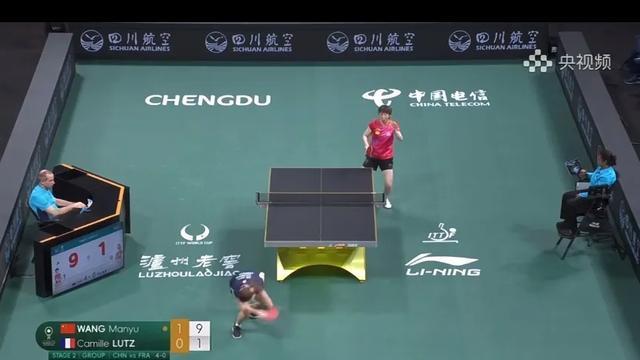 成都混团：王曼昱差点把对手打哭，林诗栋单打比赛蒯曼台下睡觉