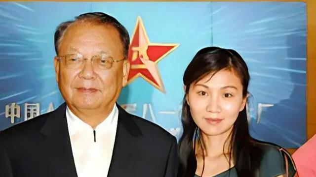他曾任吉林省委书记，创下全国第一的成绩，后官至副国级，61岁晋升上将