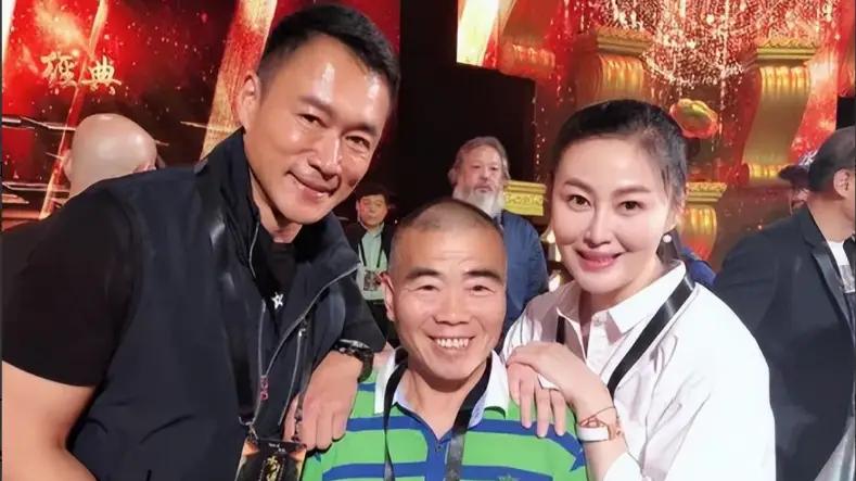 52岁“潘金莲”王思懿直播卖茶叶，风韵犹存，网友们乱叫嫂嫂