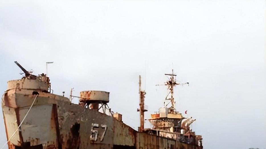 菲律宾的非法坐滩军舰行为，是对地区和平与稳定的严重威胁