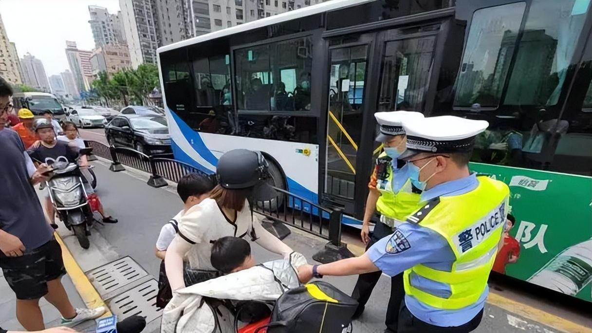 2025年1月1日起，这2种电动车牌照将永久失效，4种车型被禁止上路