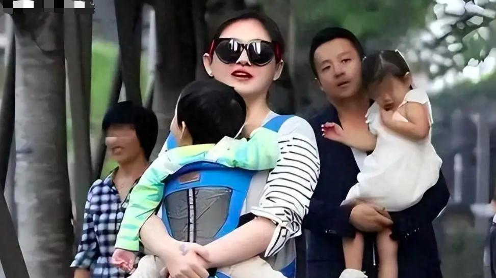 又闹了，张兰直播怒斥大S骗婚骗钱，汪小菲发声澄清，S妈高冷反击