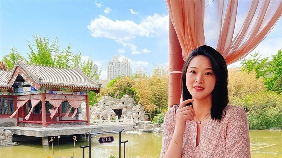 “排球女神”惠若琪近况：嫁北大博士郎平落泪祝福，女儿个子出众