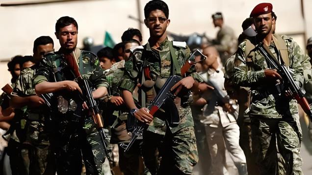 向以色列宣战、对美国开火，究竟是谁让胡塞武装这么“勇”？
