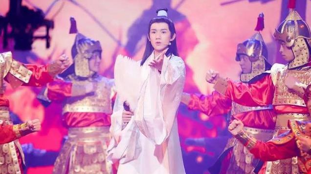 如今再看他们三人的“处境”，原来命运的馈赠，早已标好价格