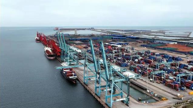 特朗普突然下狠手，就凭这一招，能将全球第三大经济体折磨半死