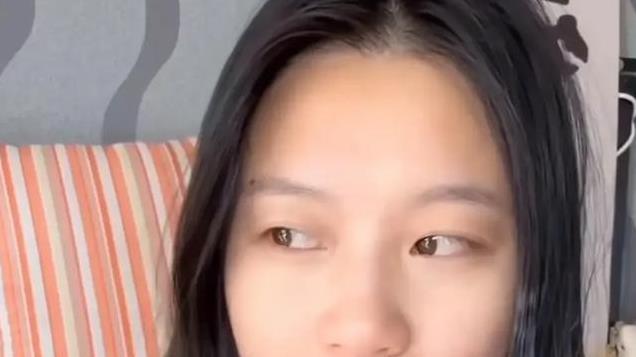 女硕士哭诉工资2500，对不起曾经的努力和付出，学历真的贬值了？-趣说A