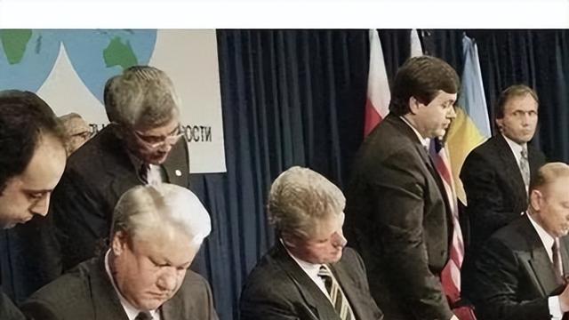 俄罗斯战斗民族愤怒，硬汉普京大帝也无奈